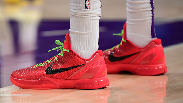 Nike Kobe 6 Protro 'Reverse Grinch' Giveaway