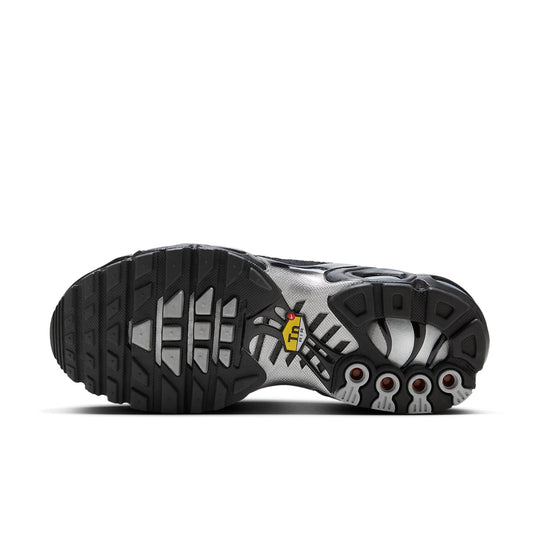 (WMNS) Nike Air Max Plus 'Black Metallic Silver' DQ0850-001