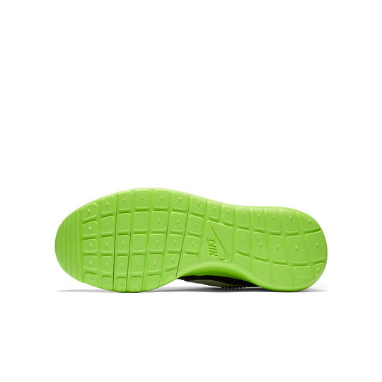 (GS) Nike Roshe One Flight Weight 'Black Ghost Green' 705486-003