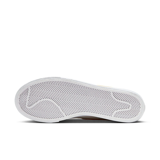 (WMNS) Nike Blazer Low Platform 'Pale Ivory Saturn Gold' DJ0292-113