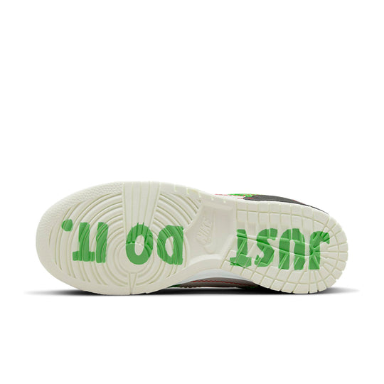 (WMNS) Nike Dunk Low Disrupt 2 'Green Snakeskin' DV1491-101