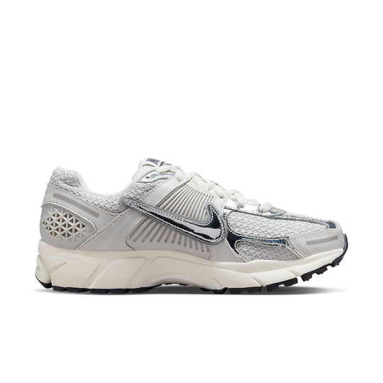 (WMNS) Nike Air Zoom Vomero 5 'Photon Dust Metallic Silver' FD0884-025