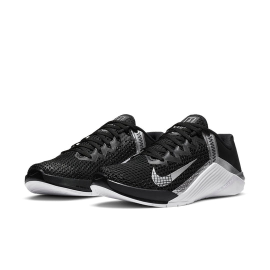 (WMNS) Nike Metcon 6 'Black Metallic Silver' AT3160-010
