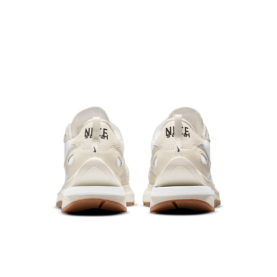Nike sacai x VaporWaffle 'Sail Gum' DD1875-100