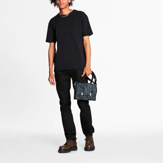 Louis Vuitton LV Mens Messenger Bag, Men's, City of Toronto