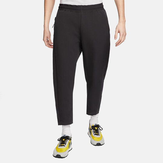 Nike Sportswear NSW TECH PACK Woven mid-length Sports Pants Black AR15 ...