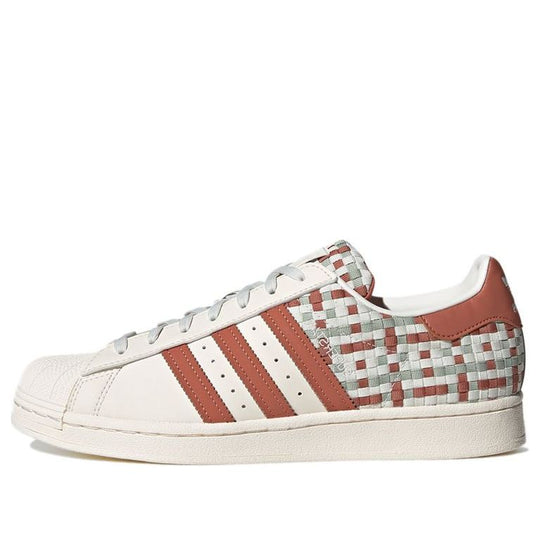 adidas originals Unisex Superstar Low-Top Sneakers White/Red/Green GV9230